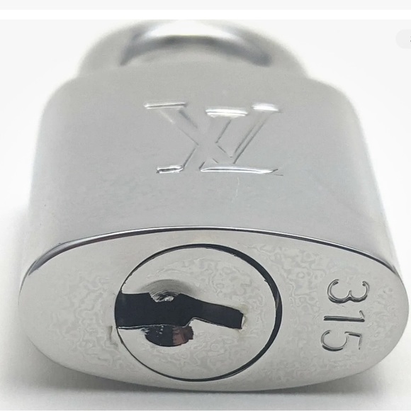 Louis Vuitton Silver Lock and Key ~ RARE! 🔓🔑 Necklace Charm or Adorn Handbag - Picture 8 of 16